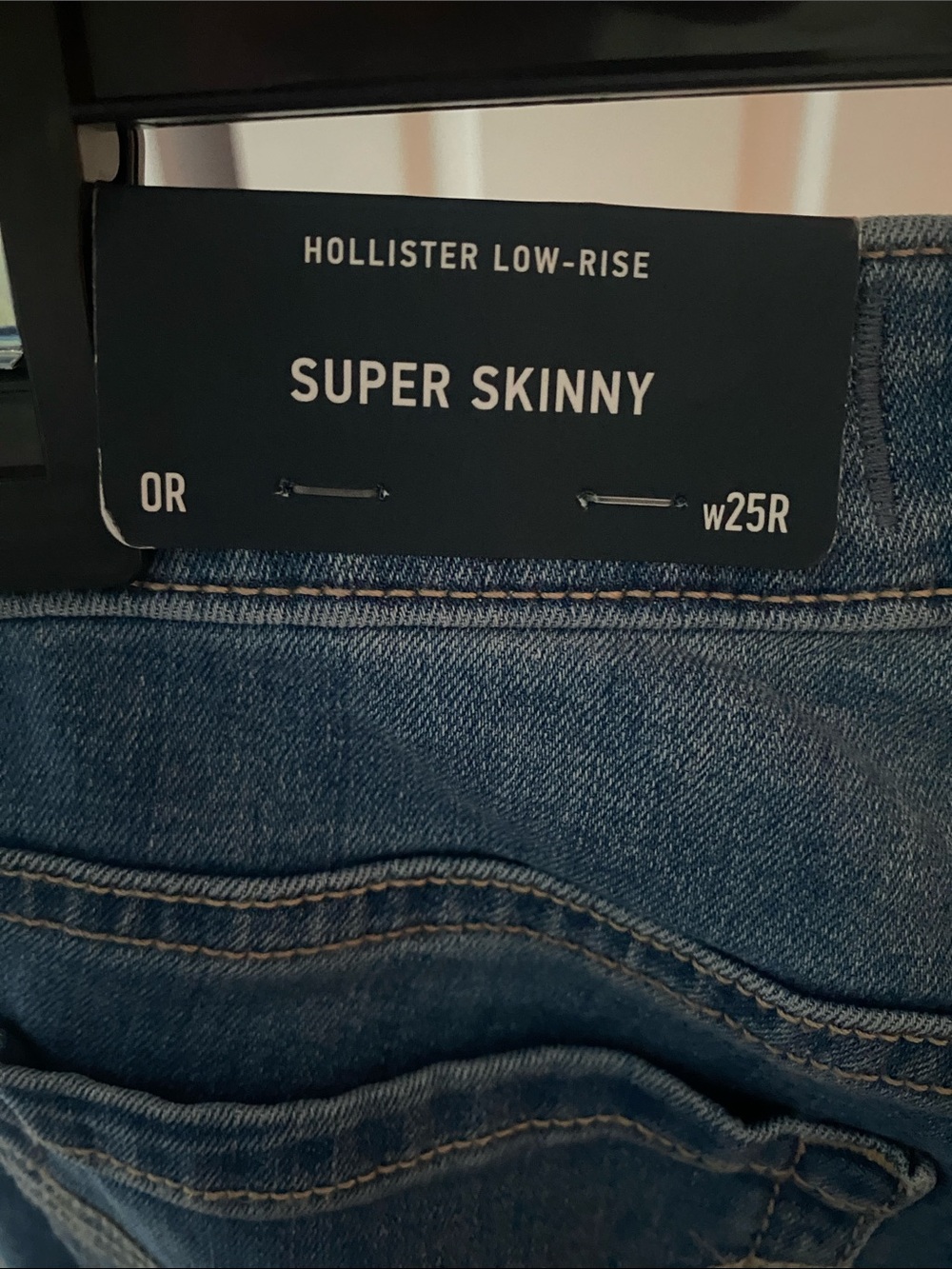 Hollister Low-Rise Super Skinny Jeans - Picture 5 of 7